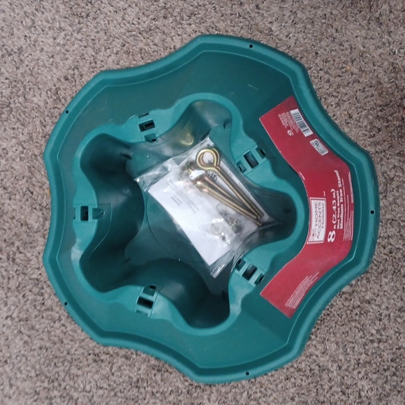 New 8 ft Christmas Tree Stand - Picture 2 of 4